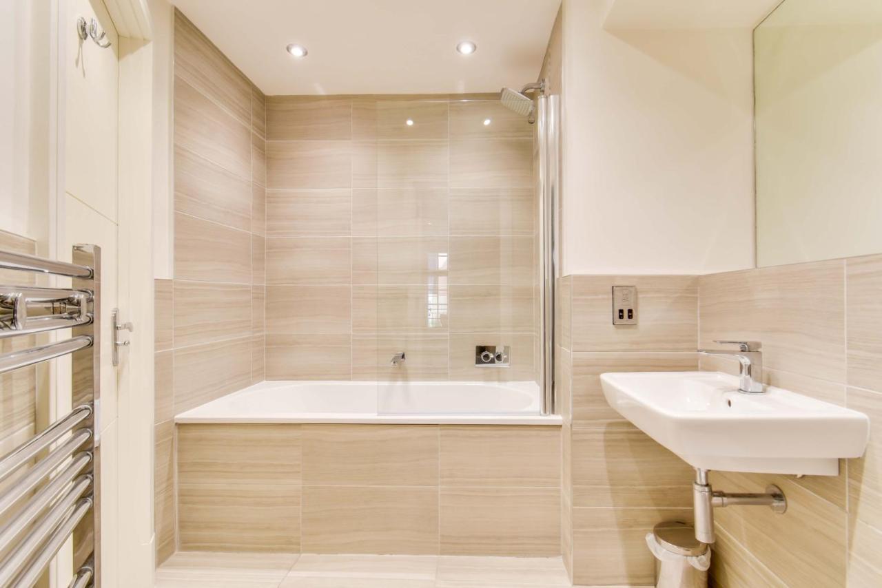 The Butler Suite York Buitenkant foto